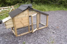 height 120cm
depth 70cm
width 210 cm including nest box
all sizes approx